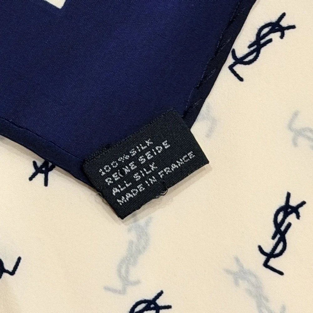 Yves Saint Laurent measurements 34in